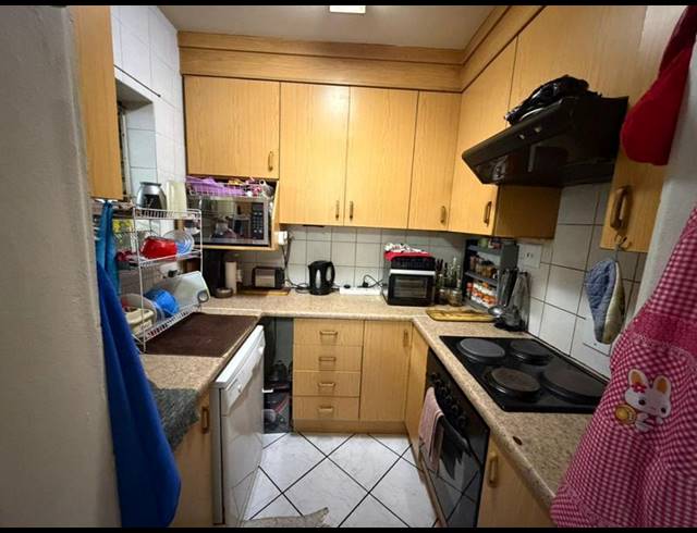 2 BEDROOM TOWNHOUSE FOR SALE IN SILVERTON